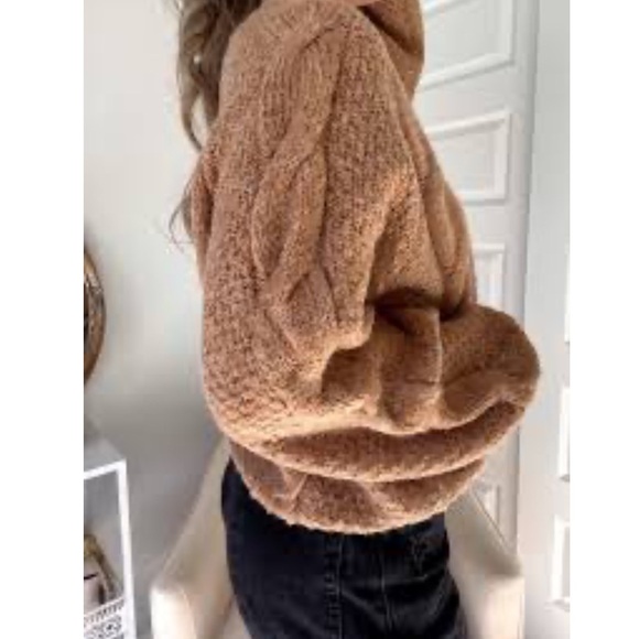 In Loom Tan Camel Brown Chunky Cable Knit Wool Sweater Size S NWT - Picture 7 of 16